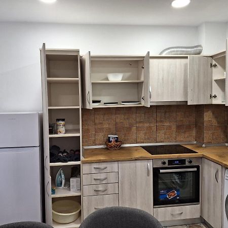 Black Eagle Central Unirii Square, 2 King Size Bedrooms, Free Private Parking Oradea Exteriör bild